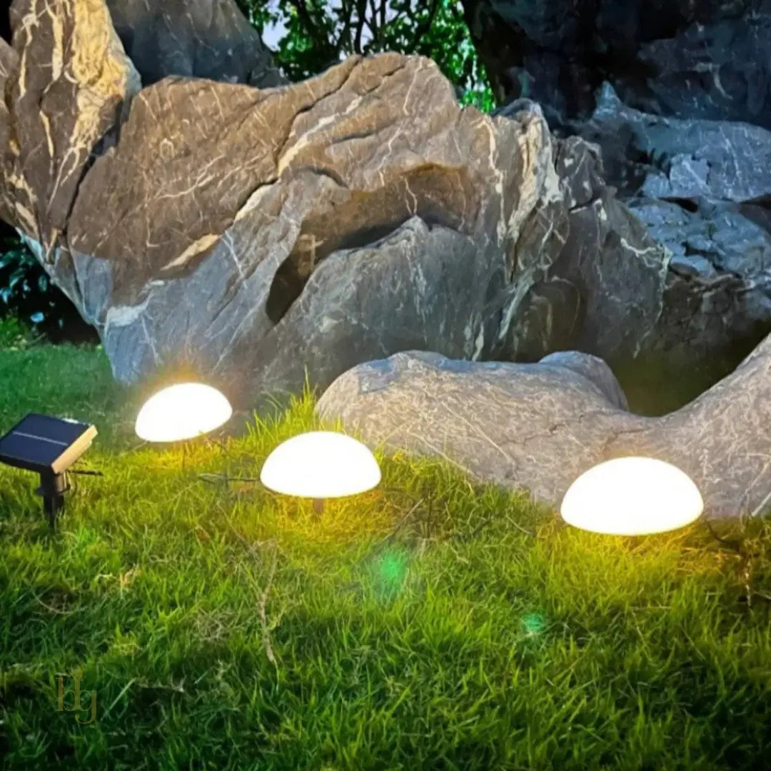 Luminária Solar de Jardim LED LuminaStar - Iluminação Decorativa 5 em 1 para Áreas Externas Loja Bigstock