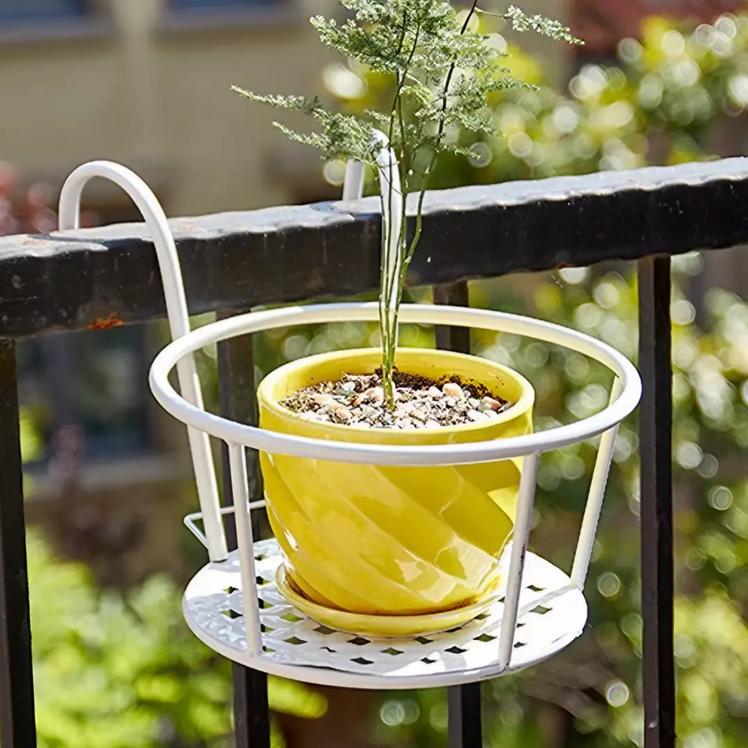 Suporte-para-Vaso-de-Planta-Suspenso-de-Ferro-GardeniaGrip-Bigstock-6